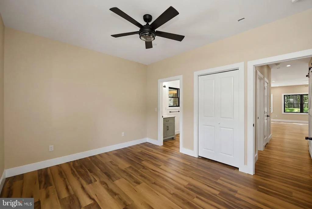 Photo of 15 BYRAN DR
