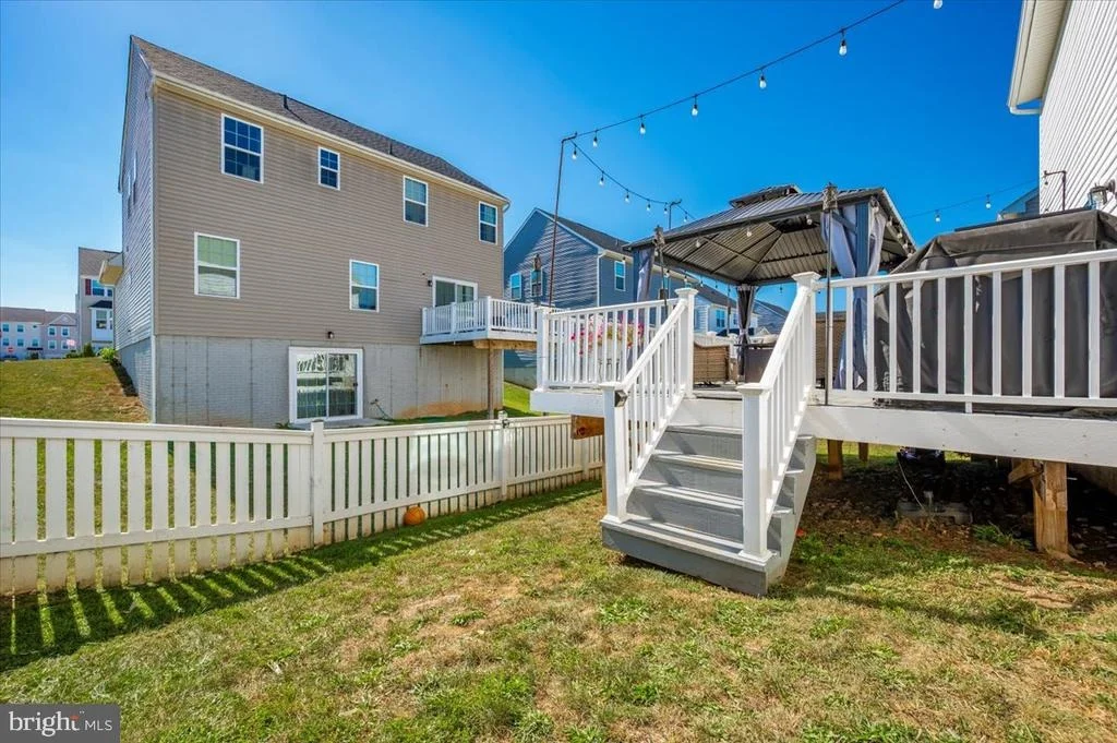 Photo of 76 VANCOUVER PLACE