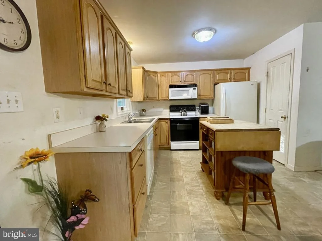 Photo of 33 HIGHVIEW DRIVE