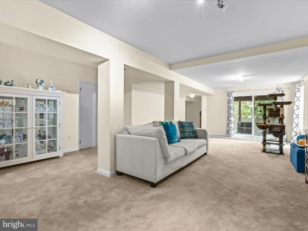Photo of 15058 HOLLEYSIDE DRIVE