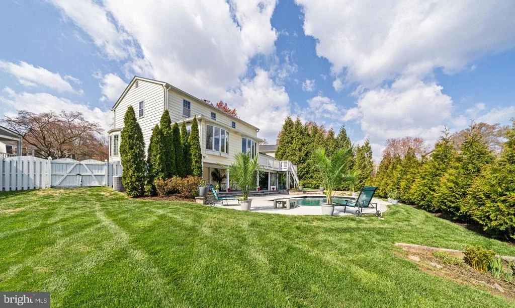 Photo of 6202 NETHERCOMBE COURT