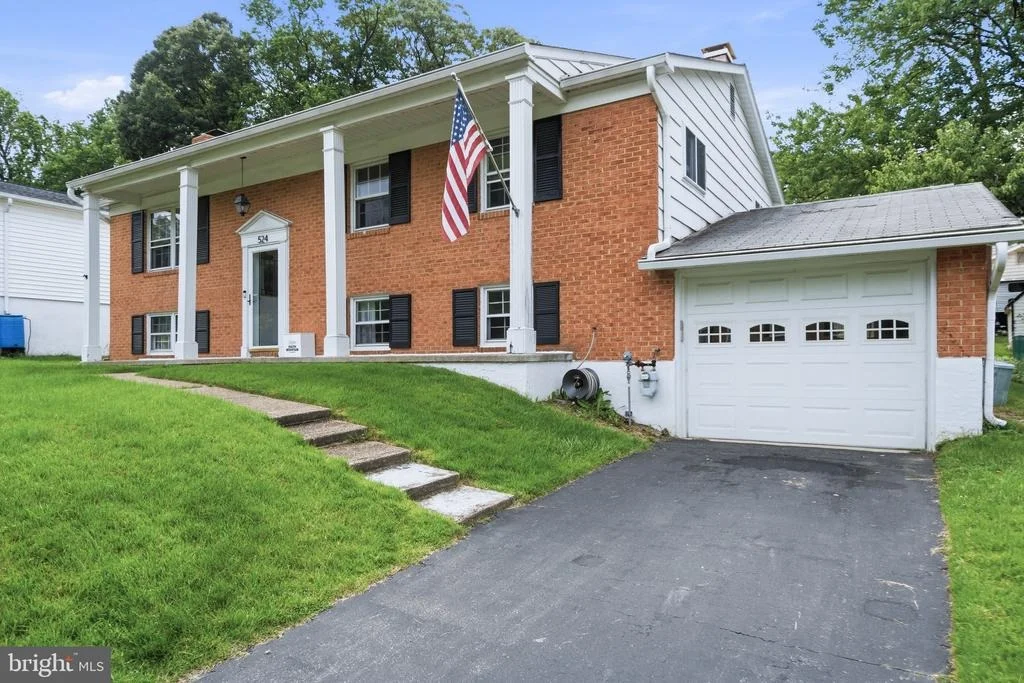 Photo of 524 MAPLE RIDGE LANE
