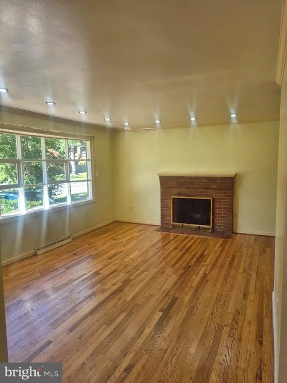 Photo of 10504 MULLIKIN DRIVE