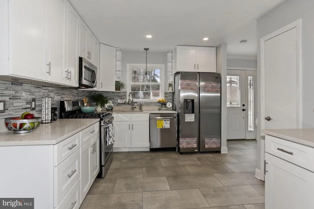 Photo of 6815 GILLINGS ROAD