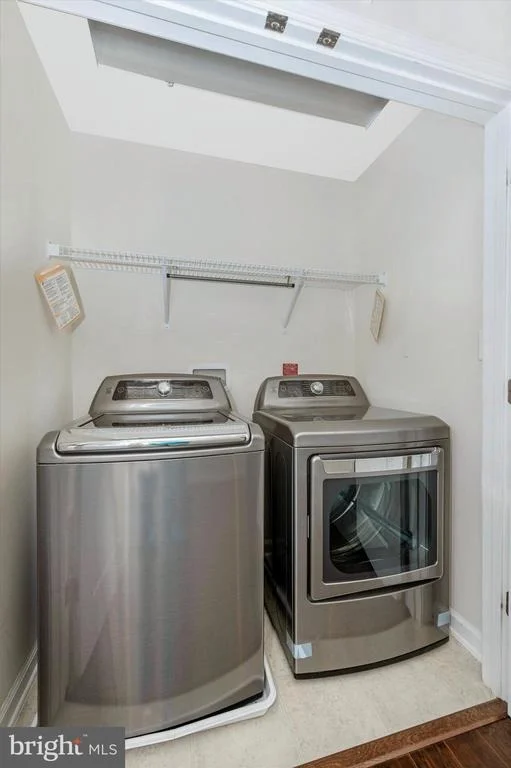 Photo of 8420 CLIFFVIEW LANE