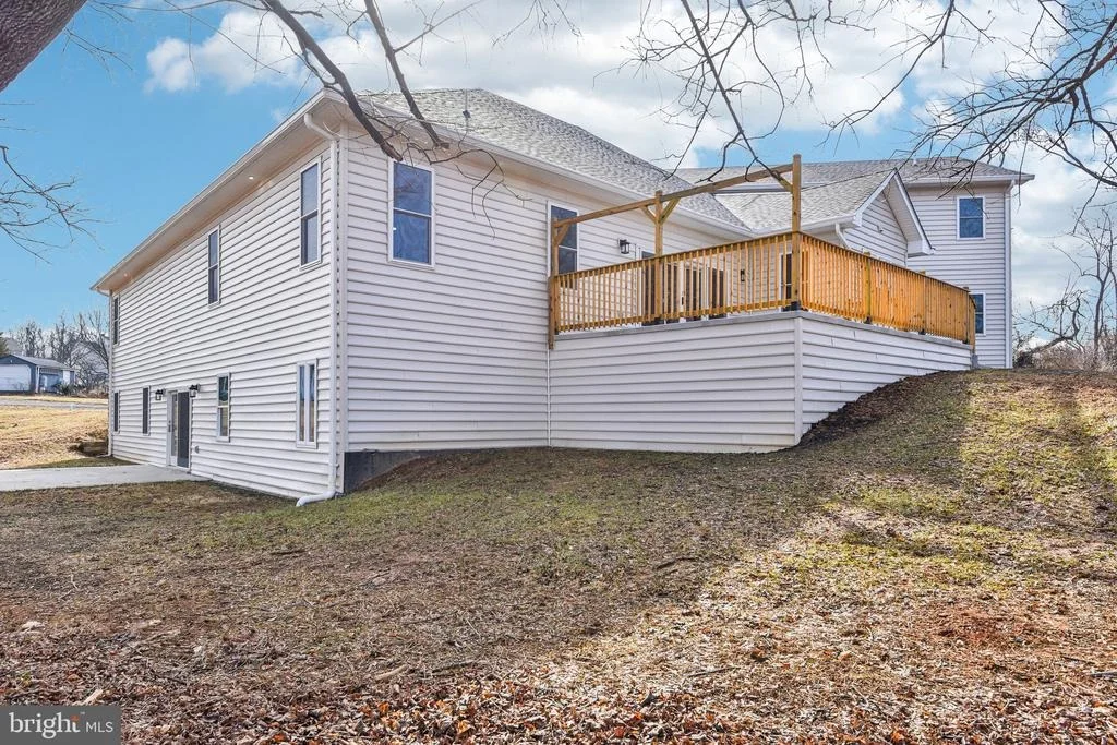 Photo of 8325 GROVE ANGLE ROAD