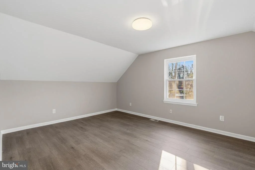 Photo of 221 OAK LANE