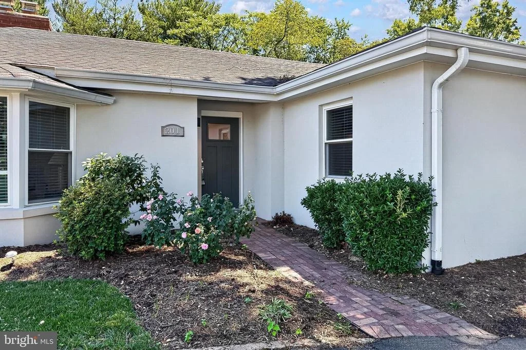 Photo of 201 LONGVIEW DRIVE