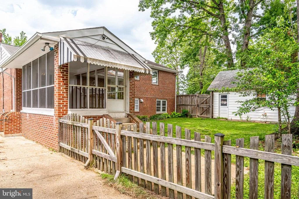 Photo of 4235 SIDEBURN ROAD