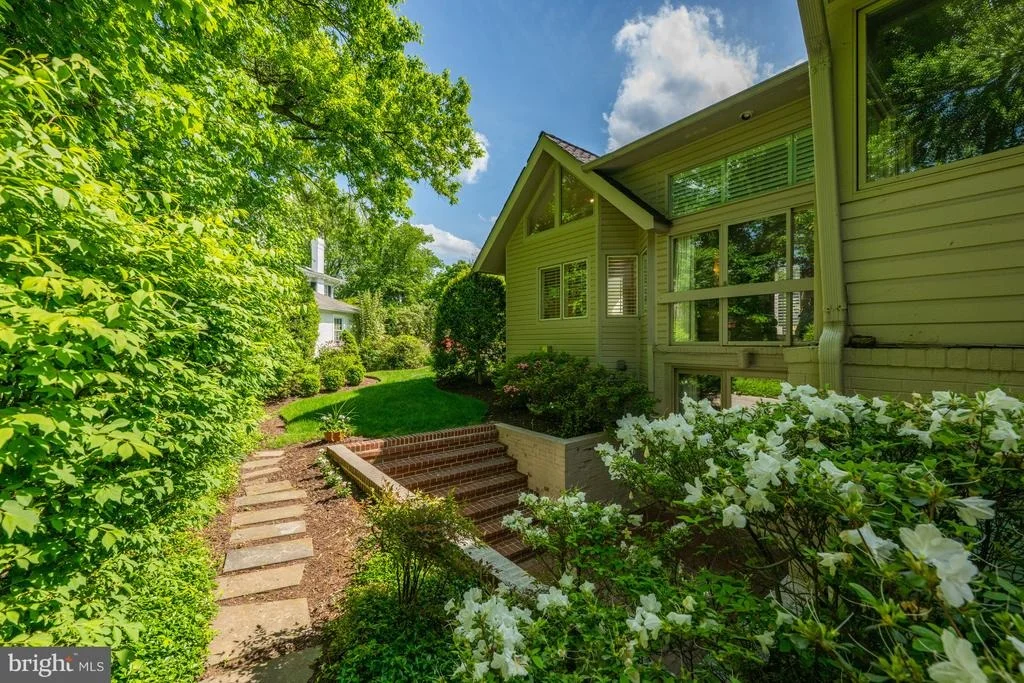 Photo of 4015 LAIRD PLACE