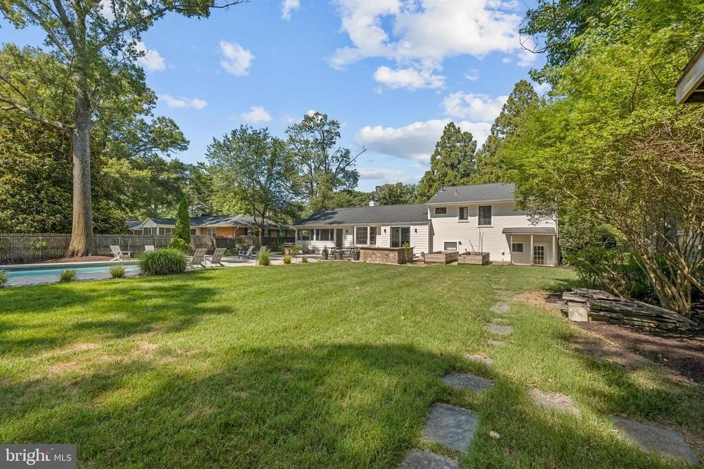 Photo of 9013 BEATTY DRIVE