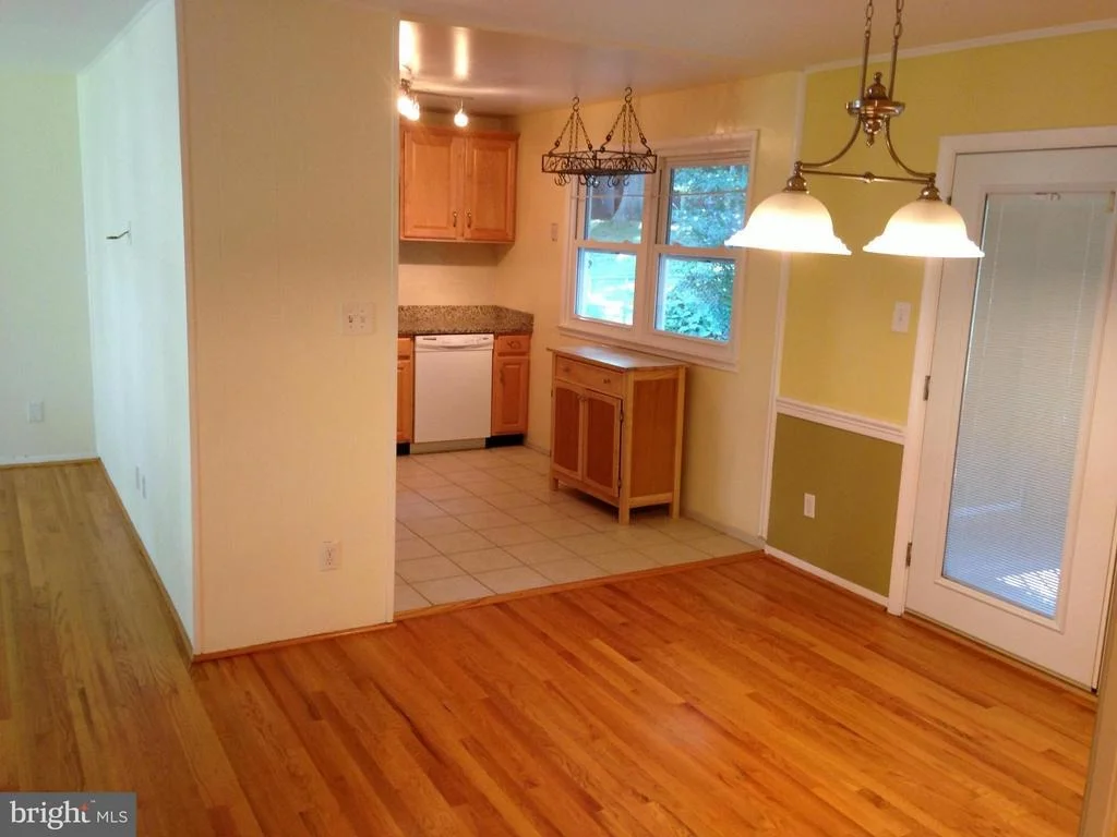 Photo of 5522 QUEENSBERRY AVENUE