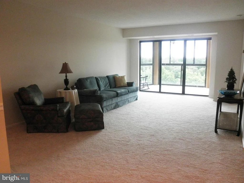 Photo of Unit 1915 at 15101 INTERLACHEN DRIVE