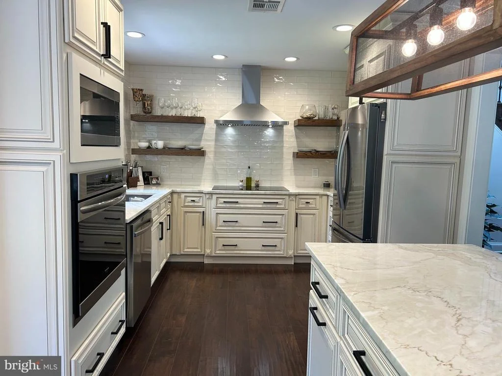 Photo of 902 N ISLAND ROAD