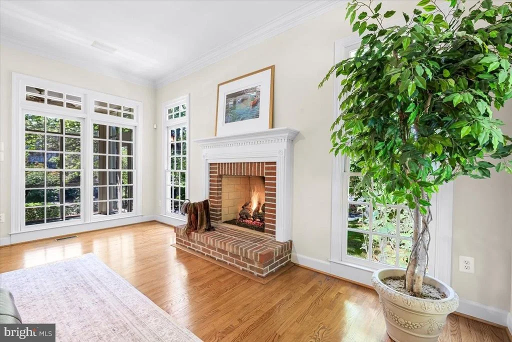 Photo of 6807 MEADOW LANE