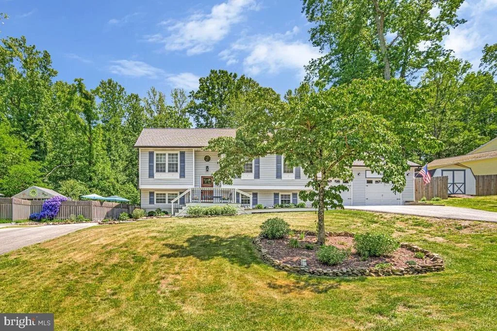 Photo of 9017 MEGAN CIRCLE