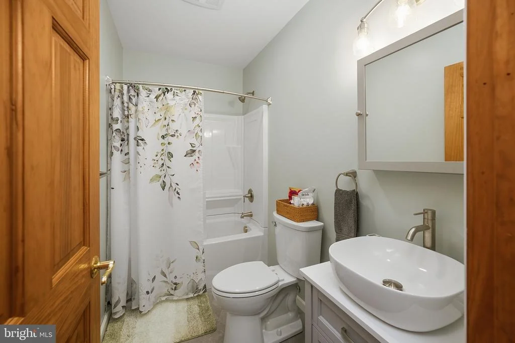 Photo of 607 PIN OAK CIRCLE