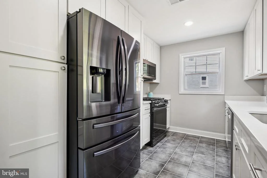 Photo of 514 SILVER SPRING AVENUE