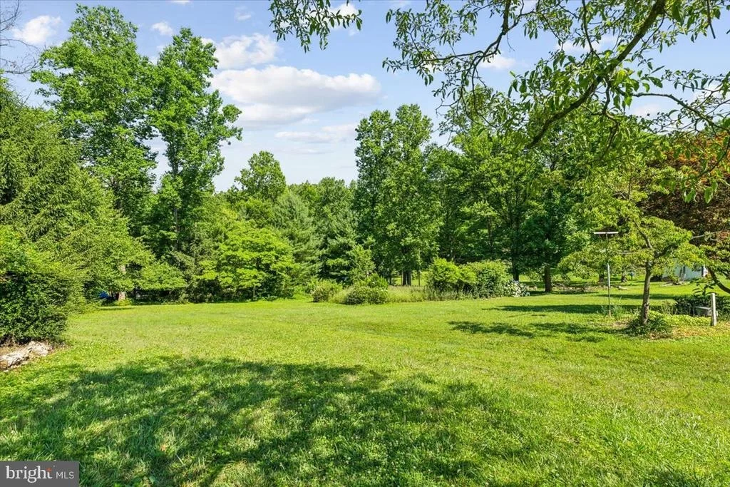 Photo of 6347 DAVIS ROAD