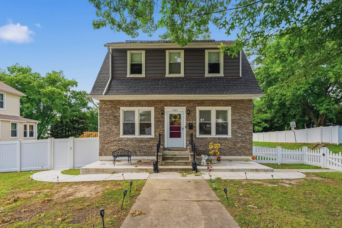 Photo of 4501 FOREST VIEW AVENUE