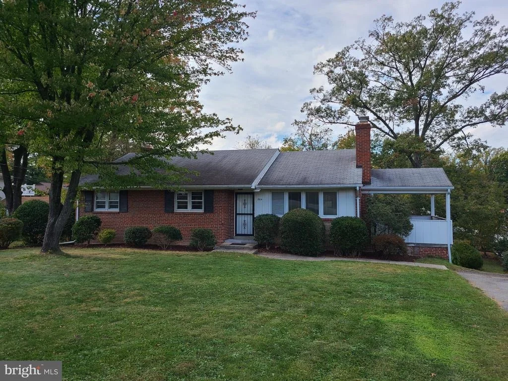 Photo of 1904 FOREST DALE DRIVE