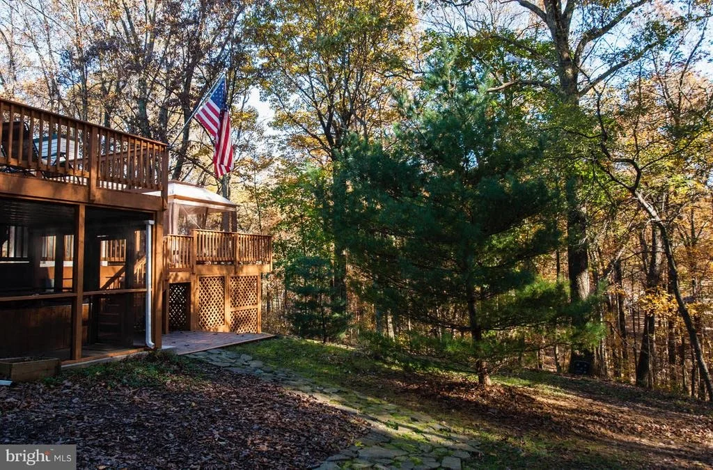 Photo of 828 WILDA DRIVE