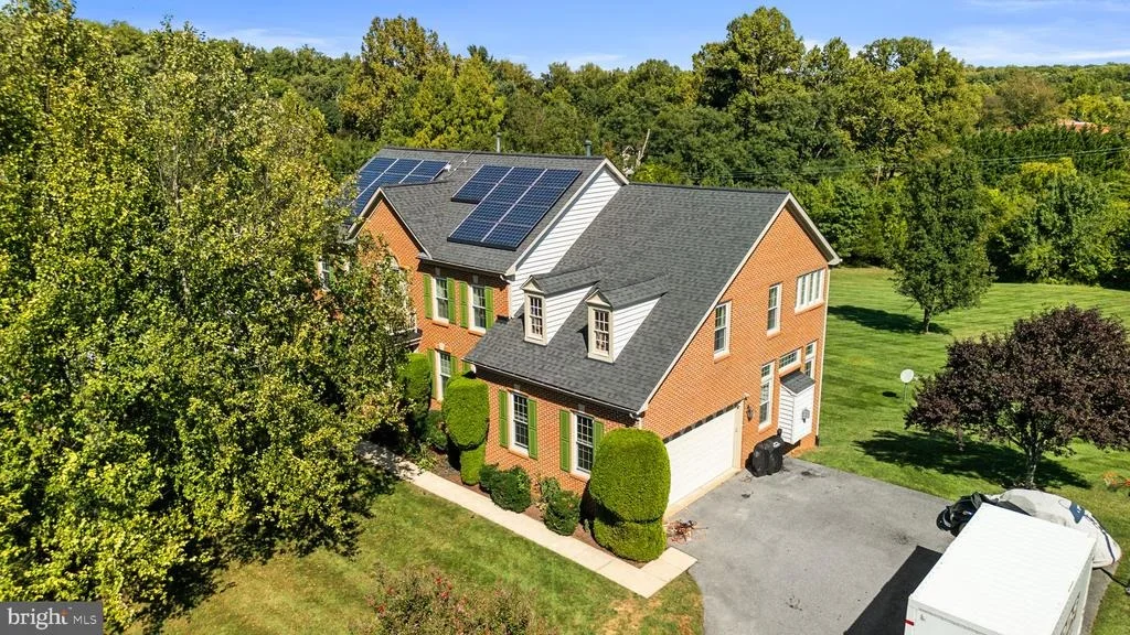 Photo of 805 LINDSEY MANOR LANE
