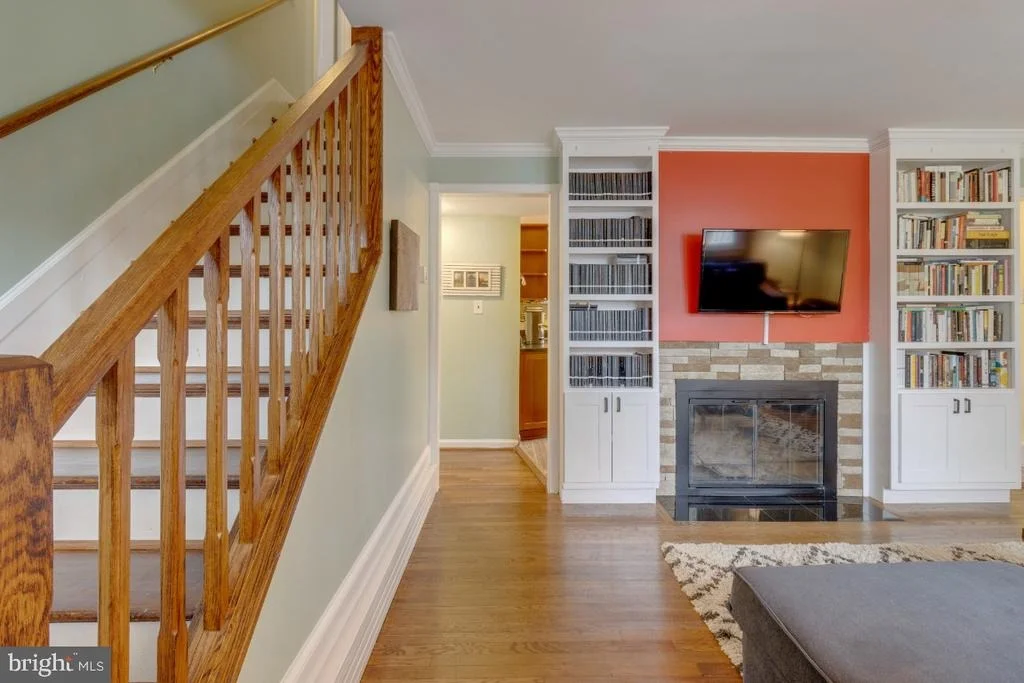 Photo of 903 ROBIN ROAD