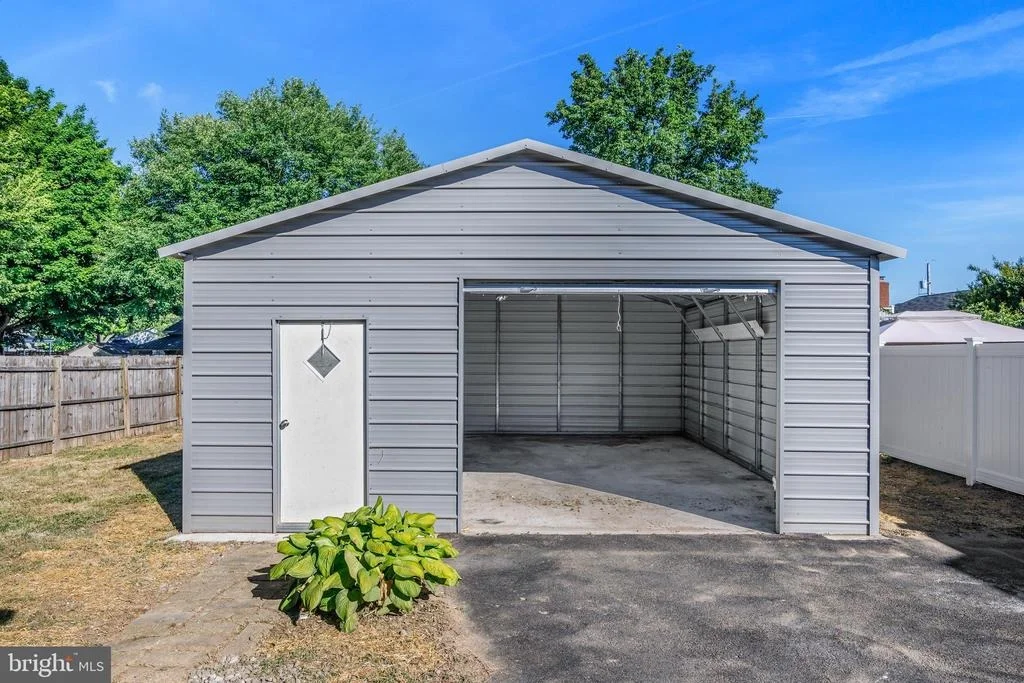 Photo of 183 KENWOOD ROAD