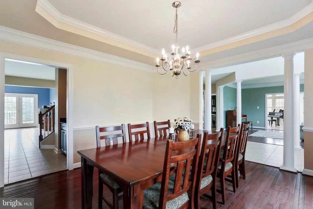 Photo of 10138 ROULETTE DRIVE