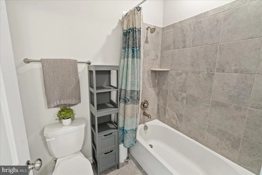 Photo of 5211 CONTINENTAL DRIVE