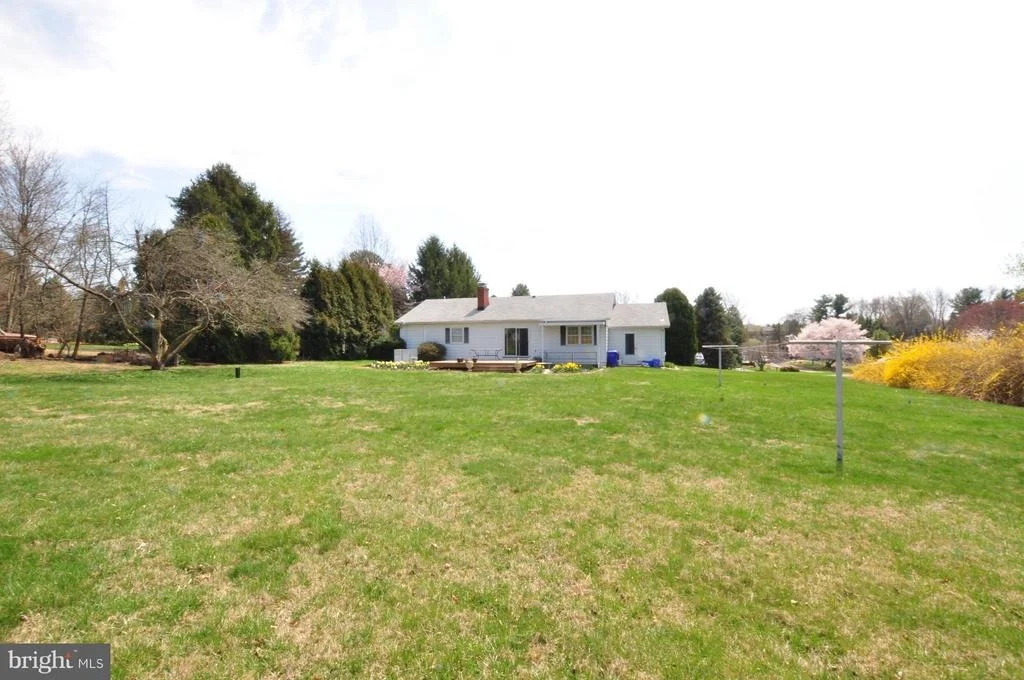 Photo of 10121 JOHNS DRIVE