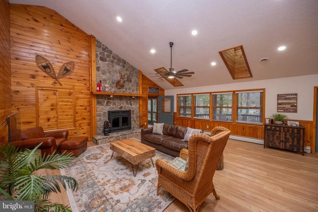 Photo of 526 GLEANINGS DRIVE