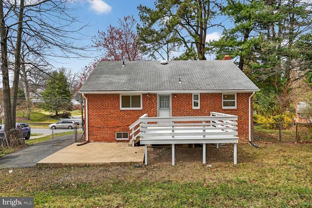 Photo of 3601 CREST DRIVE