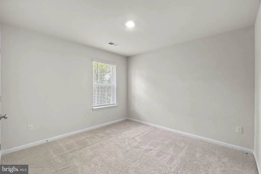 Photo of 2070 POMONA WAY
