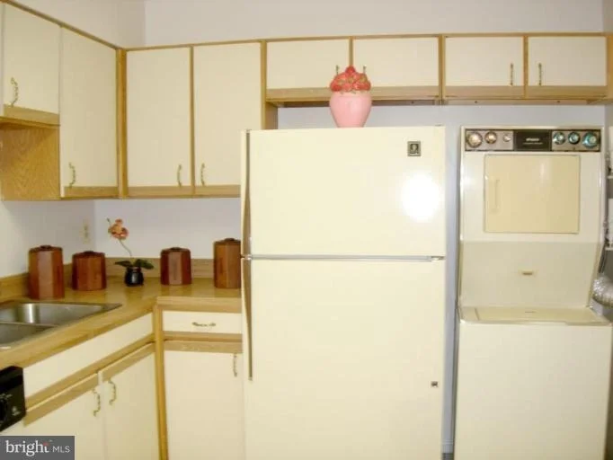 Photo of Unit 21007 at 15107 INTERLACHEN DRIVE