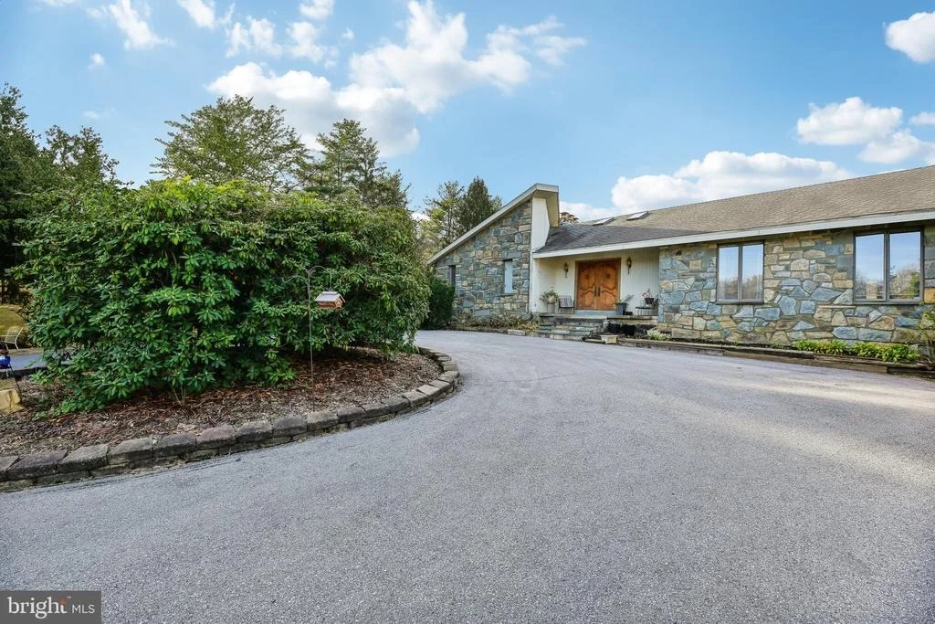 Photo of 1170 RIDGE RD