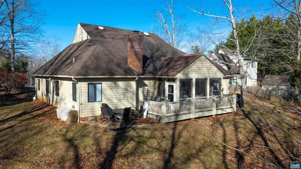 Photo of 465 HIDDEN RIDGE RD