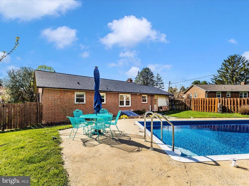 Photo of 234 WYNGATE DRIVE