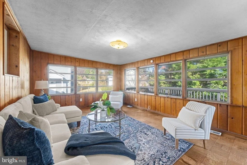 Photo of 11013 AMHERST AVENUE