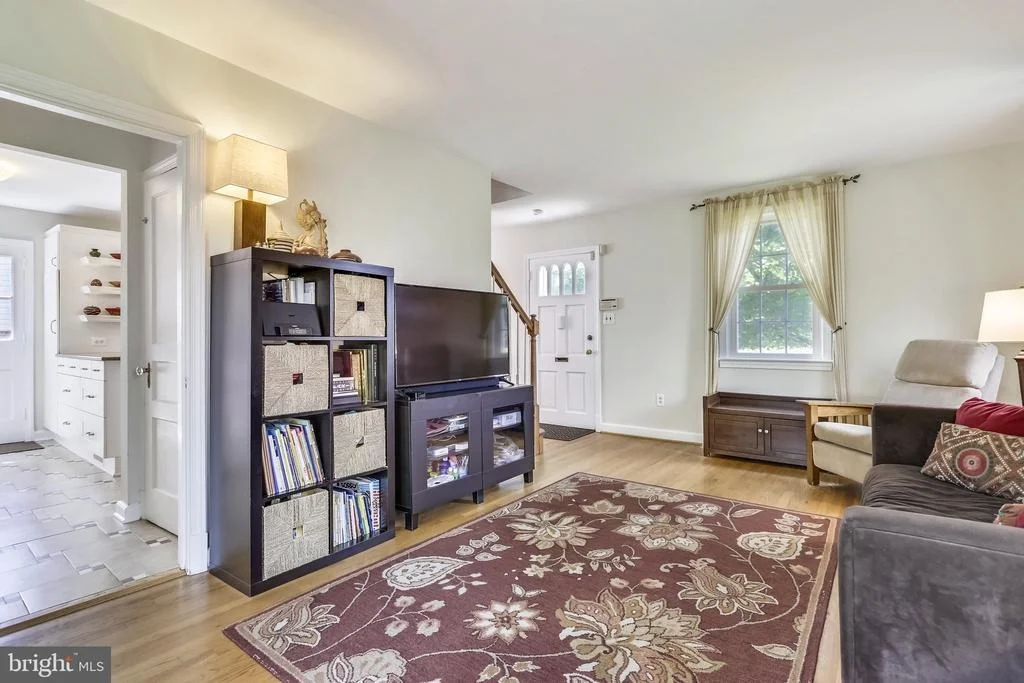 Photo of 2413 CHURCHILL ROAD