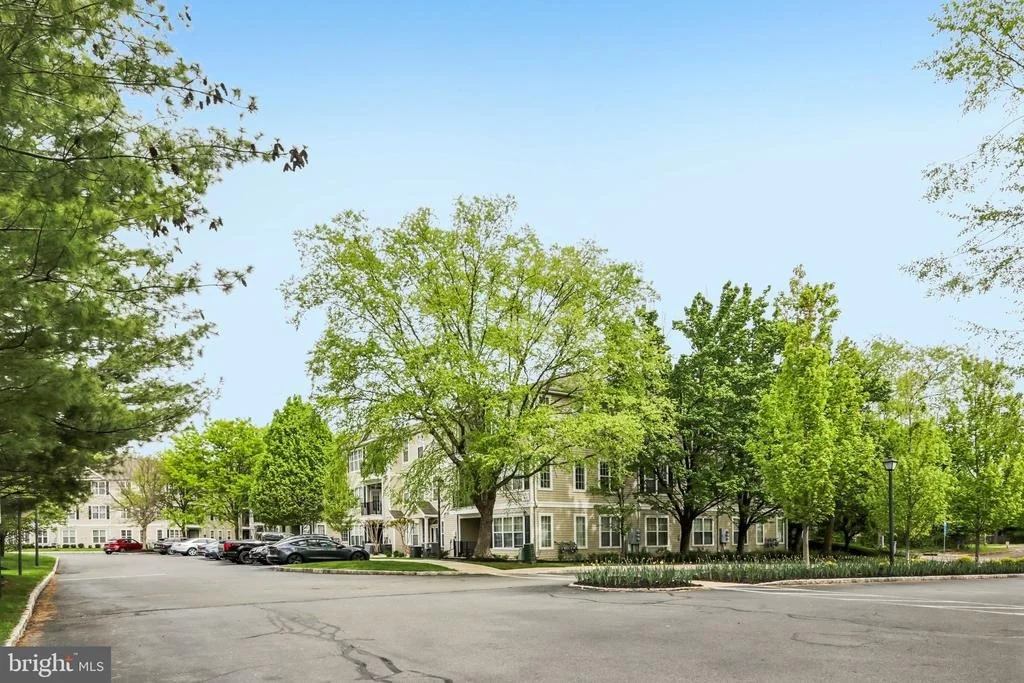 Photo of 121 KYLE WAY