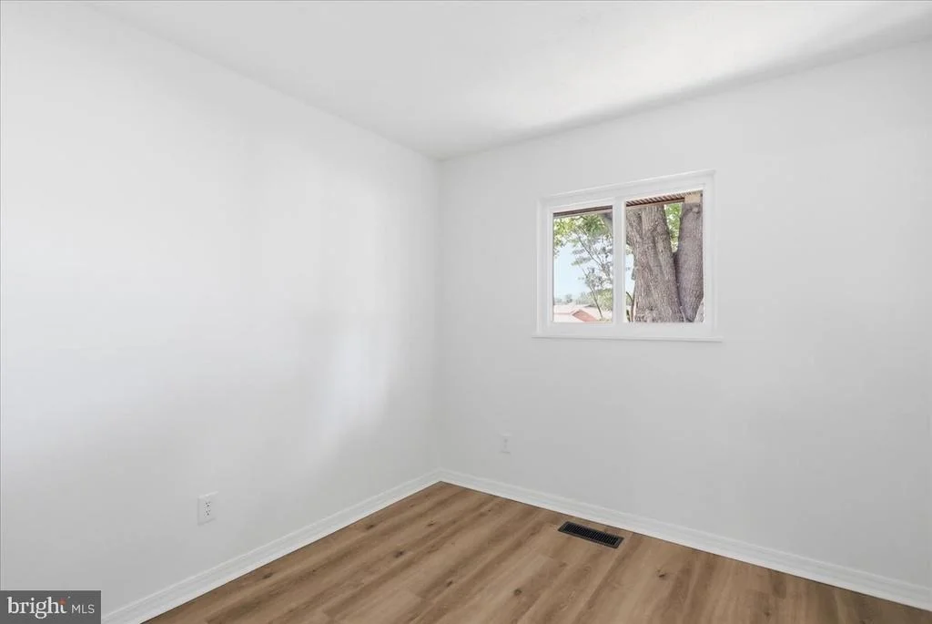 Photo of 1405 OUTER DRIVE