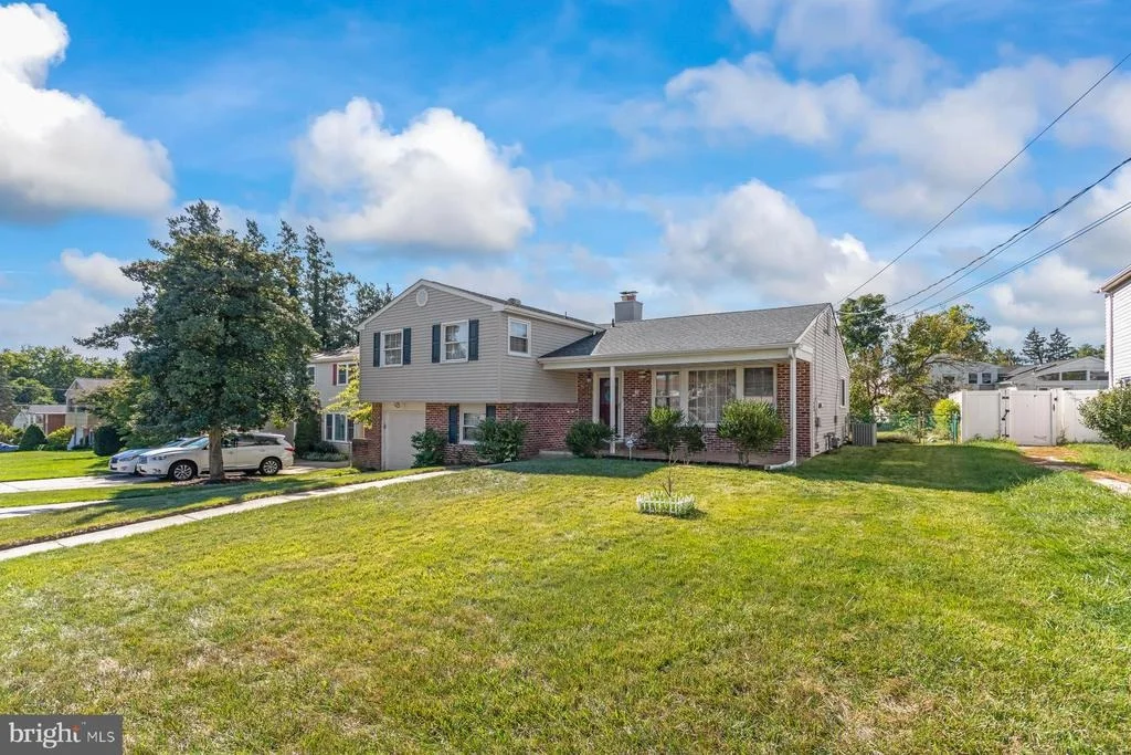 Photo of 12 COLGATE DRIVE