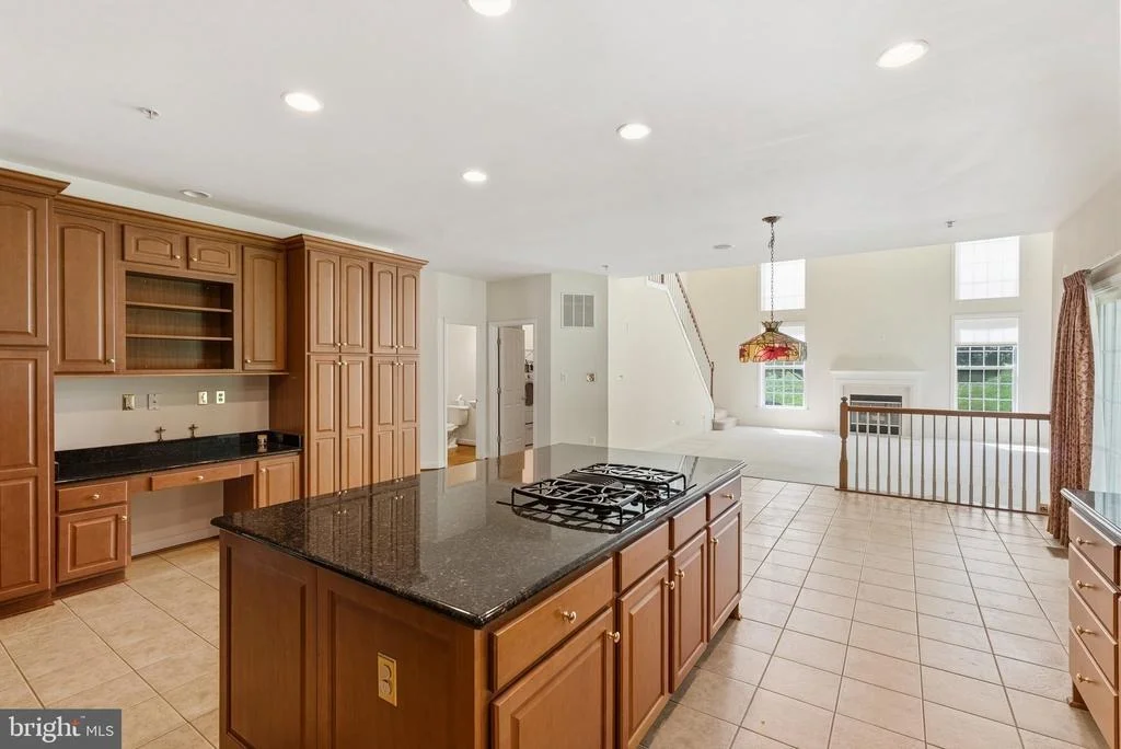 Photo of 915 ZENITH DRIVE