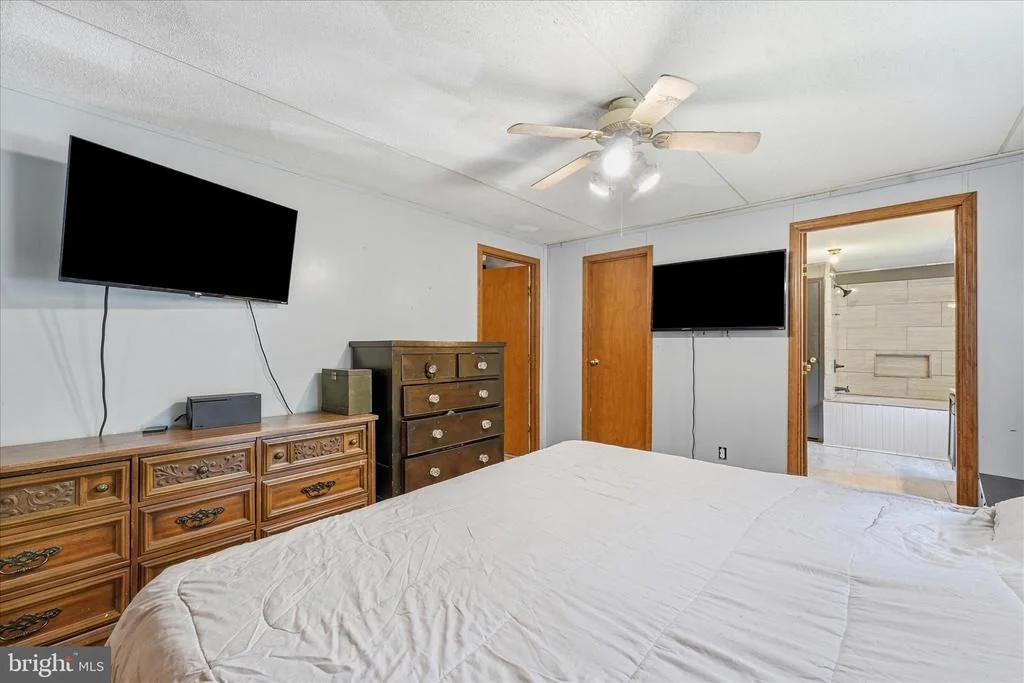 Photo of 14316 TOWER ROAD
