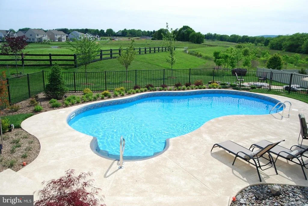 Photo of 140 SUNLIGHT COURT