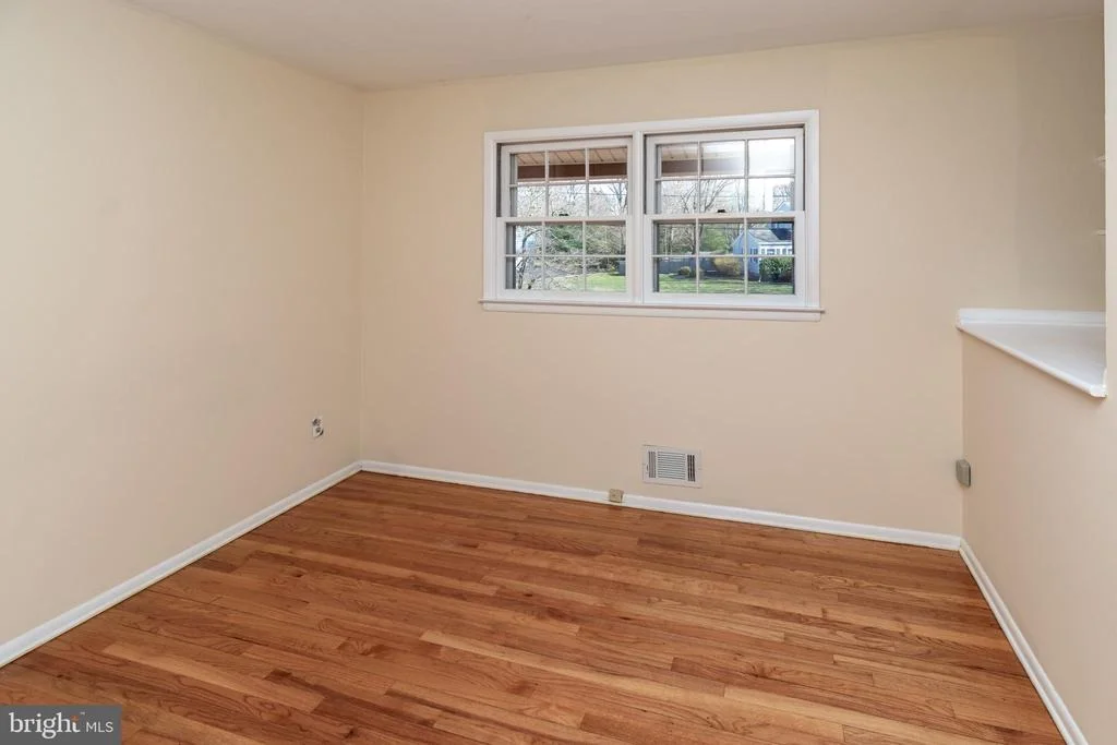 Photo of 6 JEFFREY LANE