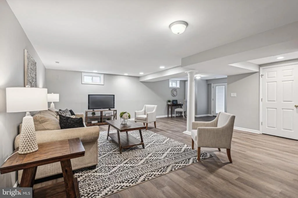 Photo of 2558 HILLSIDE DRIVE