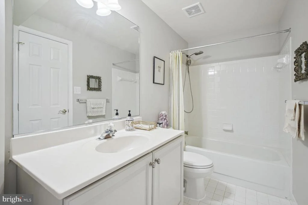Photo of 10 MAPLECREST COURT